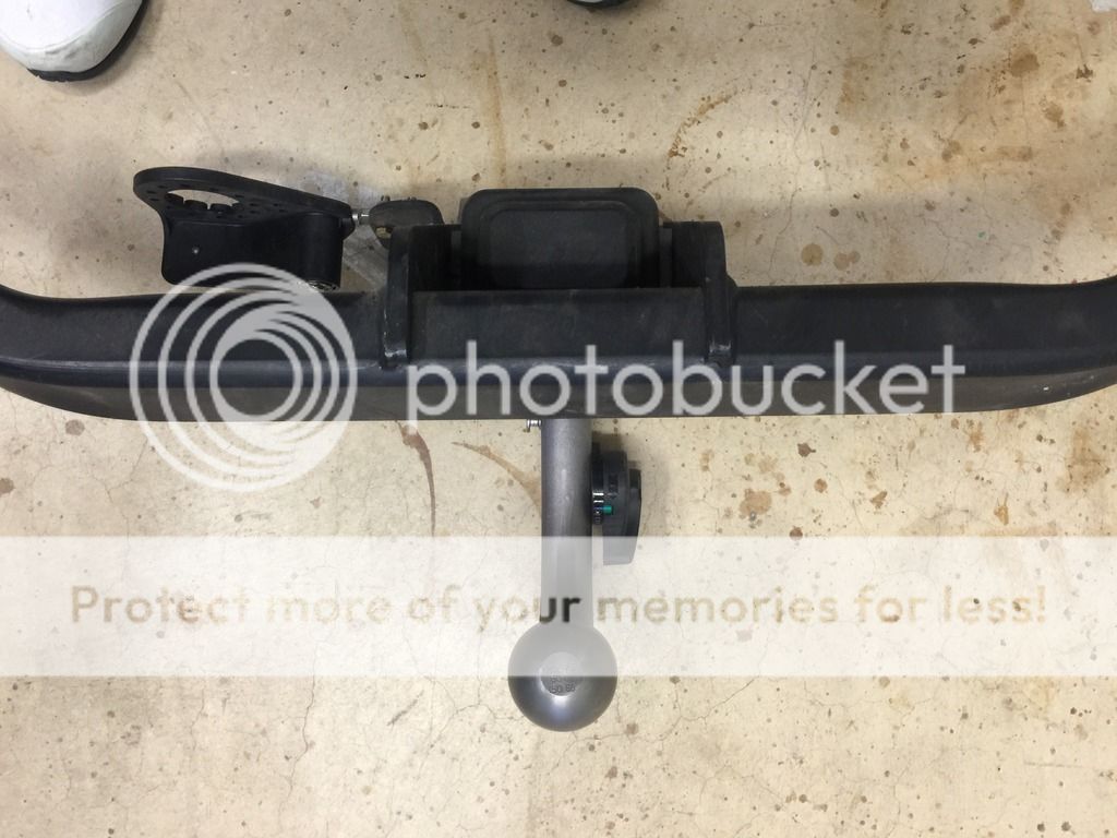 E60 BMW 5 series Hidden rear tow hitch 450 BimmerFest BMW Forum